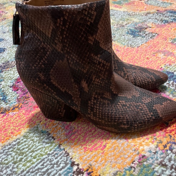 Steve Madden Nerine snake-skin booties - Picture 6 of 6